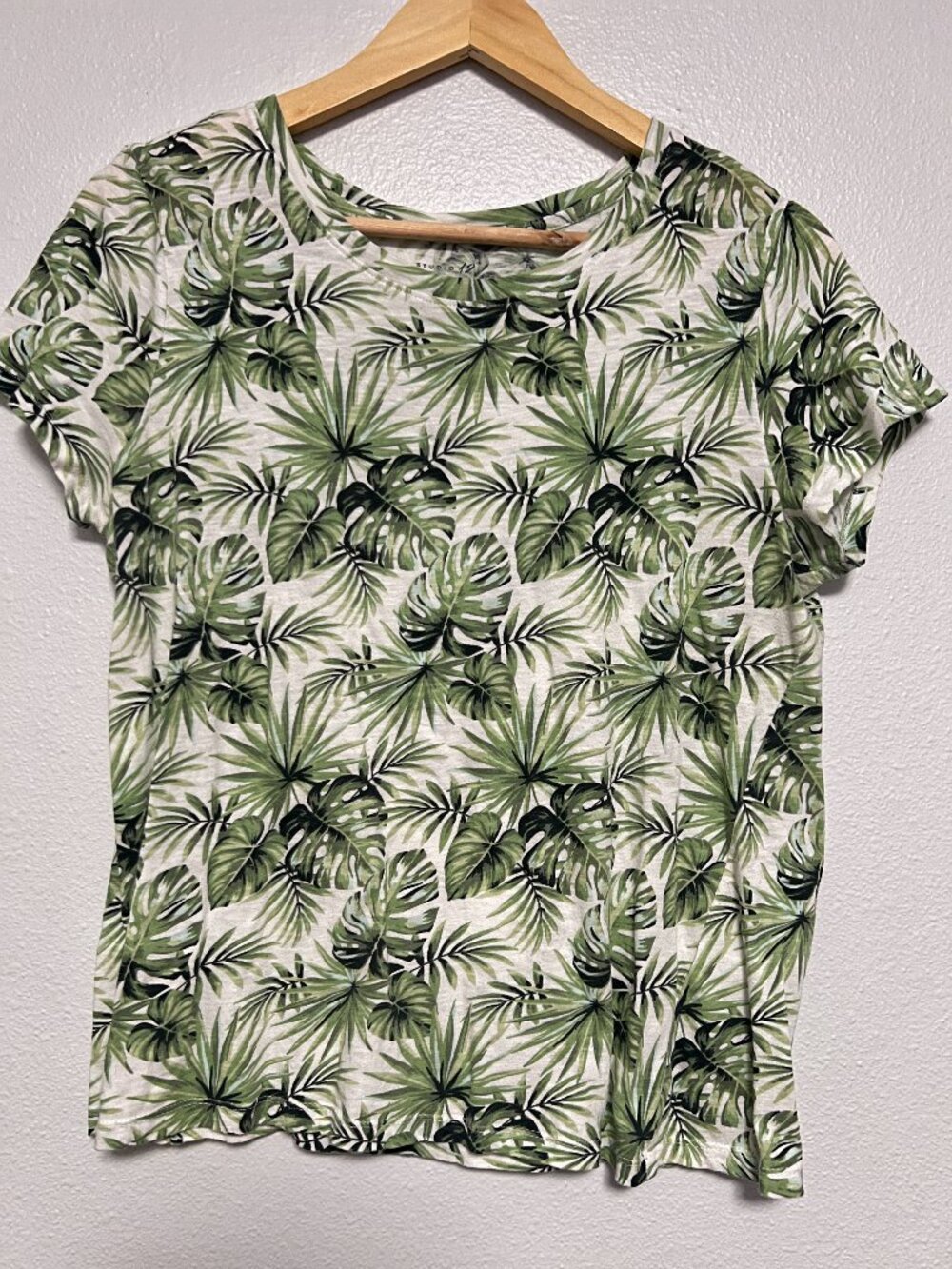 Studio 12 Green Tropical Palm Leaf Print Cotton Short Sleeve Crewneck Tee Size M